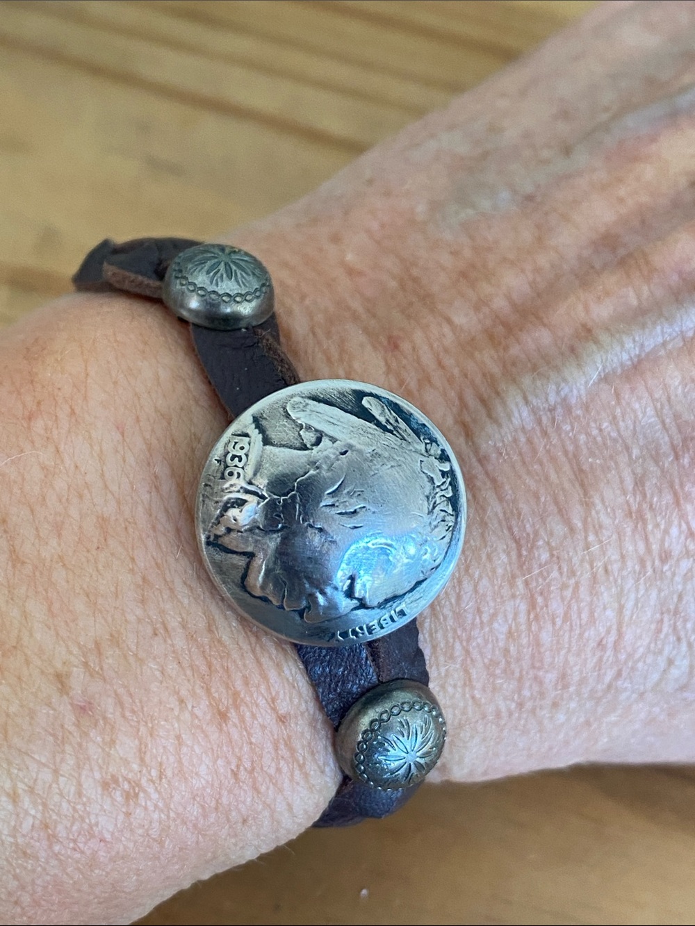 Women’s artisan made leather bracelet !